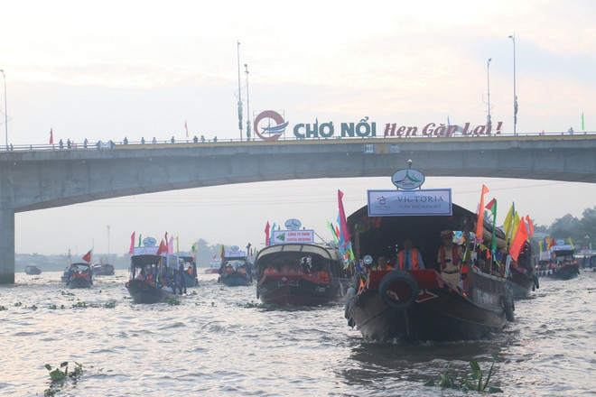 芹苴市举行丐冷水上集市旅游节 ảnh 2 芹苴市举行丐冷水上集市旅游节 ảnh 2