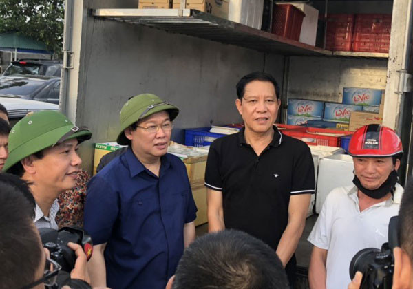 王廷惠实地检查亲自指导河静省森林火灾扑救工作 ảnh 2 王廷惠实地检查亲自指导河静省森林火灾扑救工作 ảnh 2