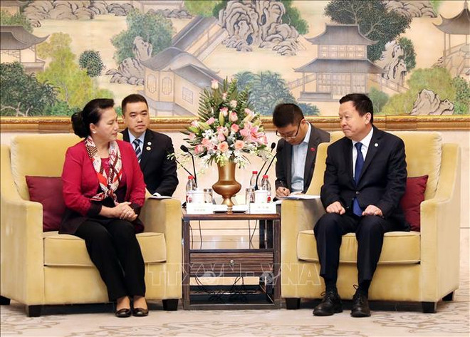 越南国会主席阮氏金银会见中国苏州市委书记周乃翔 ảnh 1  越南国会主席阮氏金银会见中国苏州市委书记周乃翔 ảnh 1