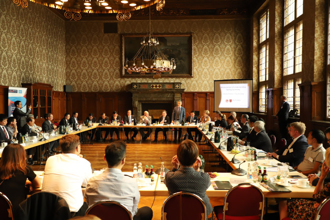 越南隆安省与德国莱比锡市签署贸易与投资合作备忘录 ảnh 2 越南隆安省与德国莱比锡市签署贸易与投资合作备忘录 ảnh 2