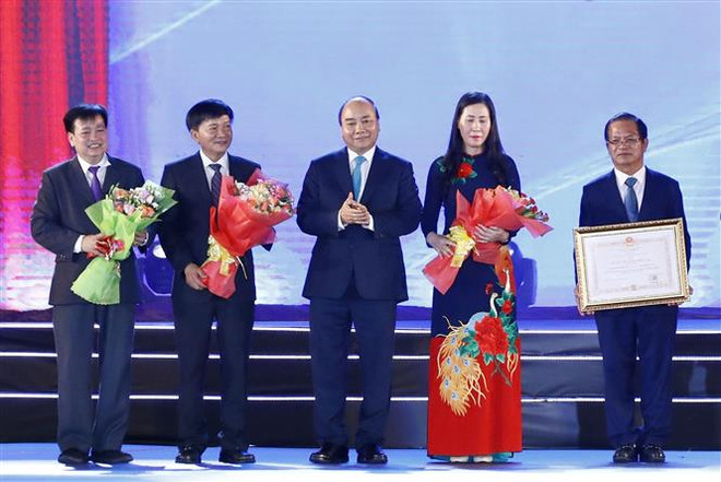 阮春福出席广义省重设30周年庆典 ảnh 2 阮春福出席广义省重设30周年庆典 ảnh 2