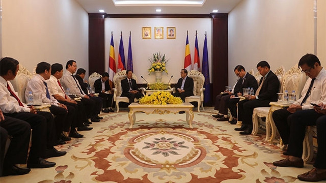柬埔寨农林渔业部领导会见越南橡胶工业集团董事长陈玉顺 ảnh 1 柬埔寨农林渔业部领导会见越南橡胶工业集团董事长陈玉顺 ảnh 1