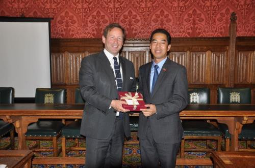 越南与英国举行战略对话 ảnh 2 越南与英国举行战略对话 ảnh 2