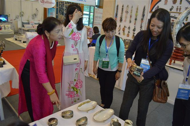 2018年河内工艺品及礼品展会正式开展 ảnh 2 2018年河内工艺品及礼品展会正式开展 ảnh 2