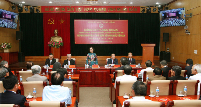 越共中央民运部部长张氏梅会见越南天主教团结委员会代表团 ảnh 1 越共中央民运部部长张氏梅会见越南天主教团结委员会代表团 ảnh 1