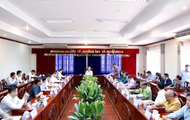 越共中央书记处常务书记陈国旺率团访问老挝万象省 ảnh 1 越共中央书记处常务书记陈国旺率团访问老挝万象省 ảnh 1