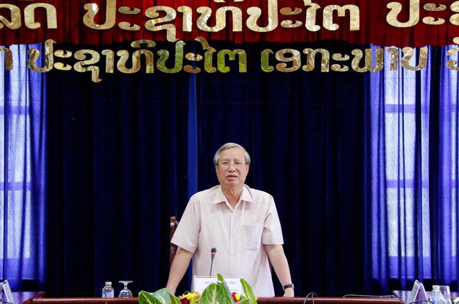 越共中央书记处常务书记陈国旺率团访问老挝万象省 ảnh 2 越共中央书记处常务书记陈国旺率团访问老挝万象省 ảnh 2