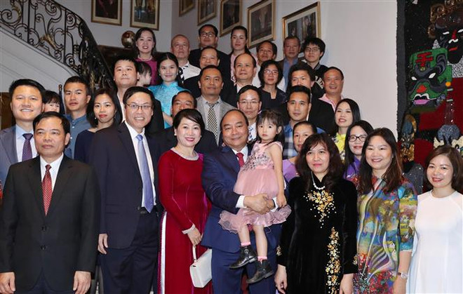 阮春福总理:希望旅比越侨弘扬传统文化 关注越侨后代学越南语 ảnh 1 阮春福总理:希望旅比越侨弘扬传统文化 关注越侨后代学越南语 ảnh 1