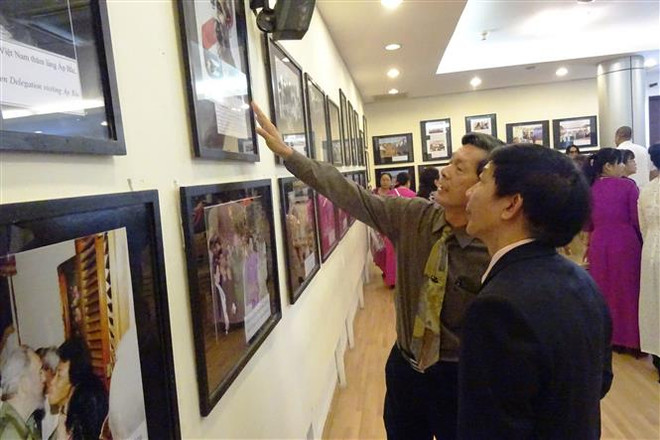 越古友好团结情谊图片展开幕 ảnh 1 越古友好团结情谊图片展开幕 ảnh 1