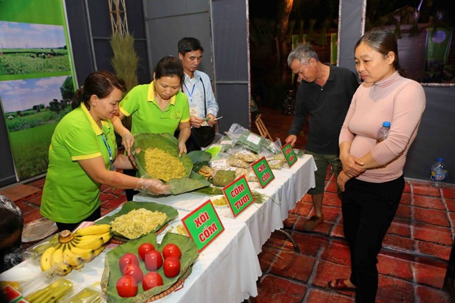 2018年河内美食节吸引数千名居民和游客前来参观 ảnh 2