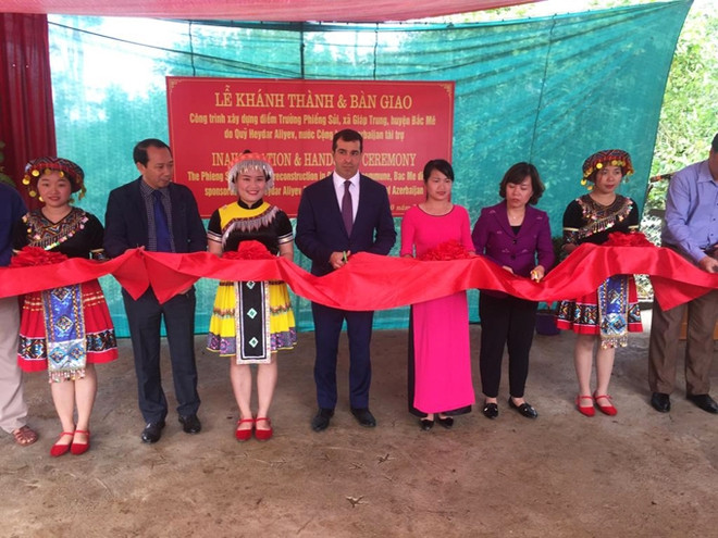 由阿塞拜疆援建的河江省学校落成 ảnh 1