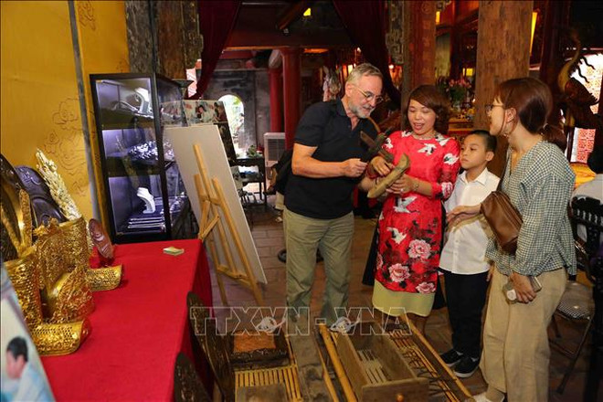 庆祝首都河内解放64周年:系列文化活动亮相河内古街 ảnh 1 庆祝首都河内解放64周年:系列文化活动亮相河内古街 ảnh 1