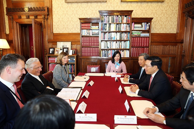 政府副总理兼外长范平明圆满结束对英国的正式访问 ảnh 2 政府副总理兼外长范平明圆满结束对英国的正式访问 ảnh 2