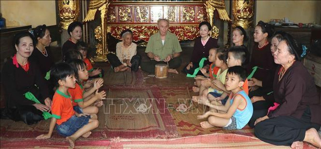 北宁省努力保护裴舍村军鼓对歌 ảnh 2