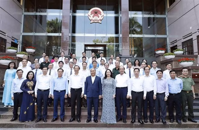 越南政府总理阮春福同谅山省主要领导举行工作座谈会 ảnh 2