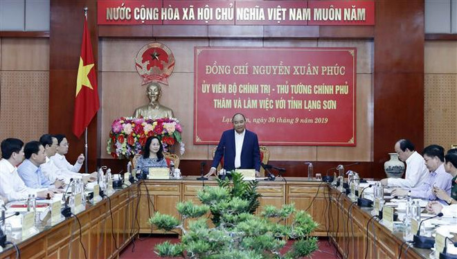 越南政府总理阮春福同谅山省主要领导举行工作座谈会 ảnh 1 越南政府总理阮春福同谅山省主要领导举行工作座谈会 ảnh 1