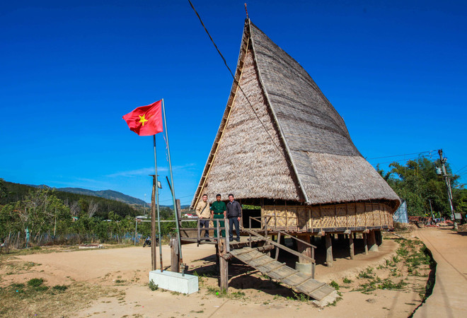 保护传统龙屋 弘扬民族价值 ảnh 1 保护传统龙屋 弘扬民族价值 ảnh 1