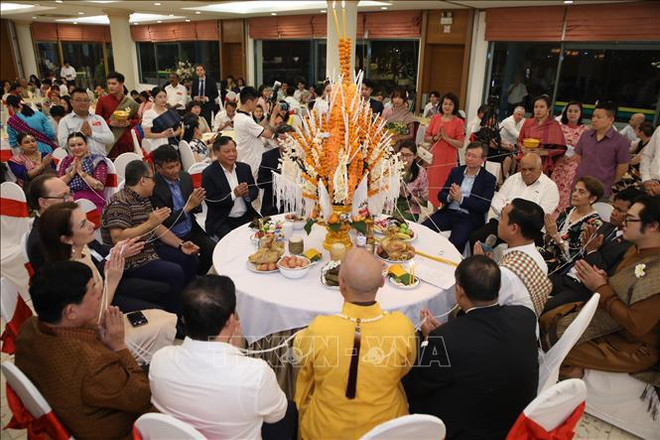 越南河内：举行友好交流活动 恭祝亚洲国家传统新年 ảnh 1