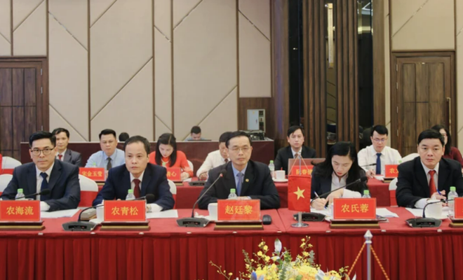 越南高平省人民议会代表团与中国百色市人民代表团举行会谈 ảnh 1 越南高平省人民议会代表团与中国百色市人民代表团举行会谈 ảnh 1