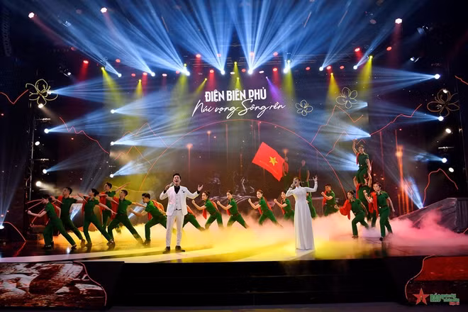 奠边府大捷70周年:特别艺术交流活动在河内举行 ảnh 1 奠边府大捷70周年:特别艺术交流活动在河内举行 ảnh 1