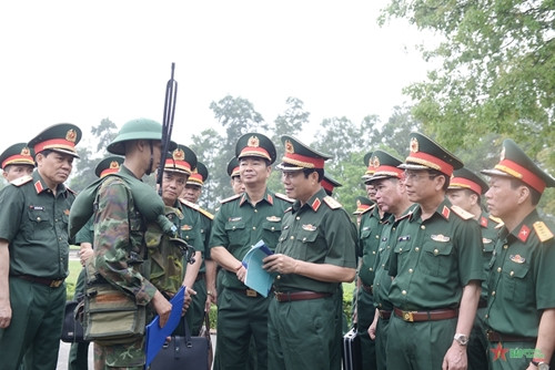 阮新疆上将:建设一支火力满足任务的师级单位 ảnh 1 阮新疆上将:建设一支火力满足任务的师级单位 ảnh 1