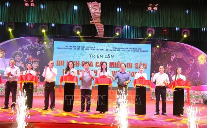“游览越南的遗产和名胜古迹”展览会在奠边省拉开帷幕 ảnh 1 “游览越南的遗产和名胜古迹”展览会在奠边省拉开帷幕 ảnh 1