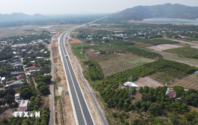 甘林—永好高速路段今日投运:发挥中南部地区经济发展的支撑作用 ảnh 1 甘林—永好高速路段今日投运:发挥中南部地区经济发展的支撑作用 ảnh 1
