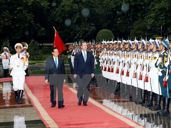 越英发表联合声明 强调进一步加强越英战略伙伴关系 ảnh 1 越英发表联合声明 强调进一步加强越英战略伙伴关系 ảnh 1