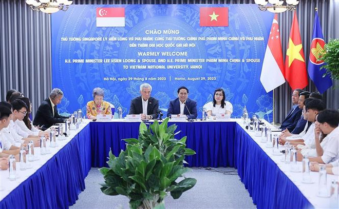 范明政和李显龙与越新青年领袖进行对话 ảnh 2 范明政和李显龙与越新青年领袖进行对话 ảnh 2