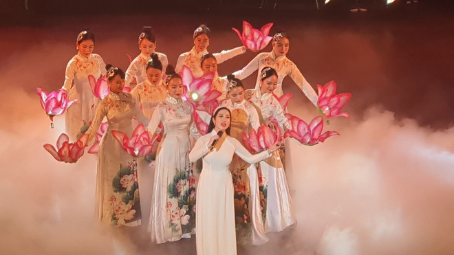 2023年“盂兰节—孝道和民族”艺术交流活动传播爱心和感恩之心 ảnh 1 2023年“盂兰节—孝道和民族”艺术交流活动传播爱心和感恩之心 ảnh 1