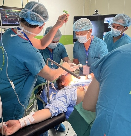 军医学院103军医院为老挝军医逐步掌握肾移植技术提供支持 ảnh 1 军医学院103军医院为老挝军医逐步掌握肾移植技术提供支持 ảnh 1