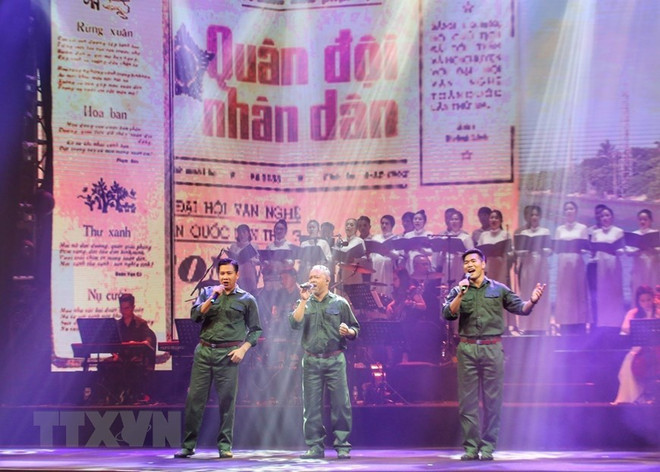 纪念越南作曲家文高诞辰100周年文艺晚会在河内隆重举行 ảnh 1 纪念越南作曲家文高诞辰100周年文艺晚会在河内隆重举行 ảnh 1