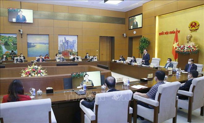 国会主席王廷惠会见科技应用优秀企业领导 ảnh 1 国会主席王廷惠会见科技应用优秀企业领导 ảnh 1