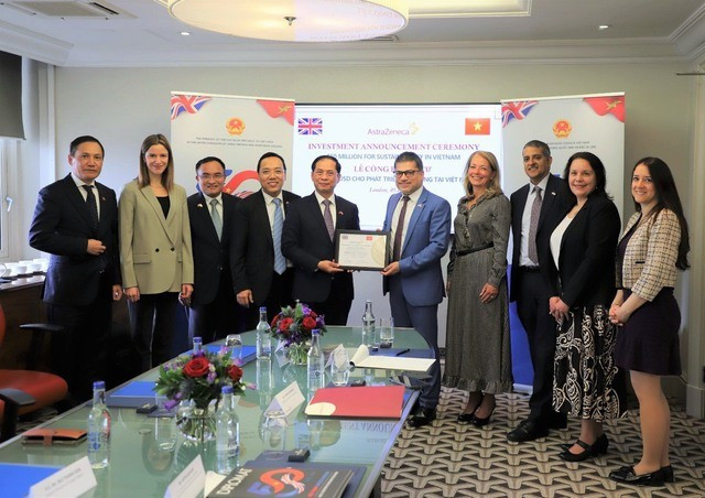 越南外交部部长裴青山会见阿斯利康公司全球副总裁 ảnh 1 越南外交部部长裴青山会见阿斯利康公司全球副总裁 ảnh 1