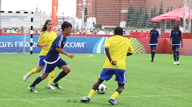 越南足球代表团参加2018年俄罗斯世界杯框架内的活动 ảnh 1