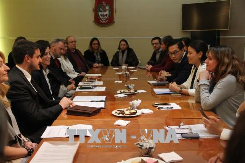 越南妇女代表团访问阿根廷 ảnh 1 越南妇女代表团访问阿根廷 ảnh 1