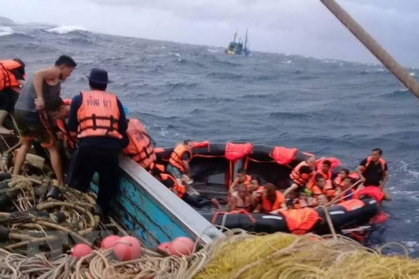 泰国普吉岛沉船事故:仍有40多人下落不明 ảnh 1 泰国普吉岛沉船事故:仍有40多人下落不明 ảnh 1