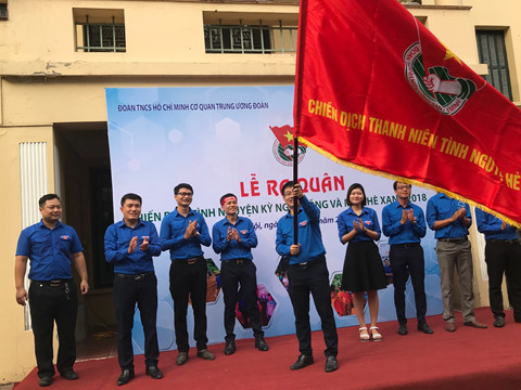 激发青年在夏季志愿服务动中的先锋精神 ảnh 1