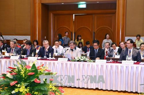 2018年越南企业中期论坛在河内举行 ảnh 1 2018年越南企业中期论坛在河内举行 ảnh 1