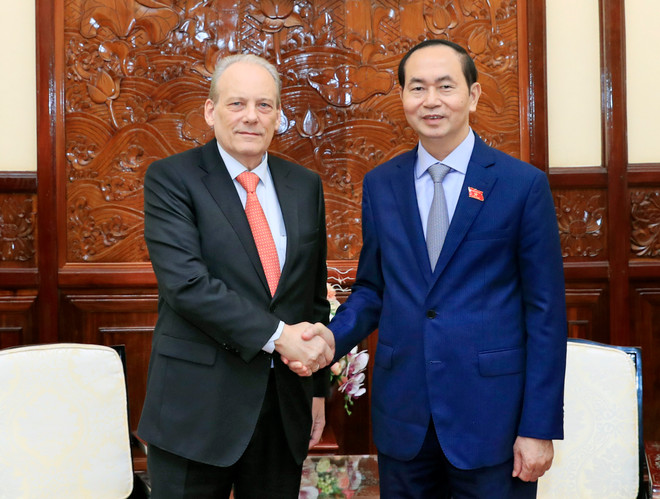 越南国家主席陈大光会见乌拉圭驻越大使 ảnh 1 越南国家主席陈大光会见乌拉圭驻越大使 ảnh 1