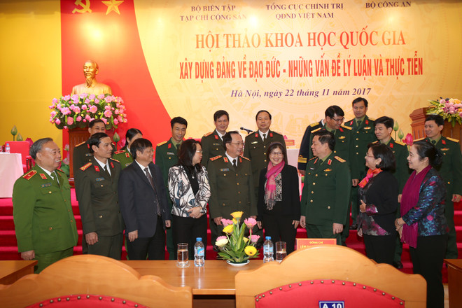 题为“党建中道德建设:理论与实践”国家级科学研讨会在河内召开 ảnh 3 题为“党建中道德建设:理论与实践”国家级科学研讨会在河内召开 ảnh 3