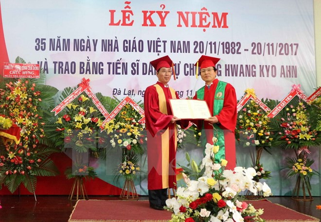 大叻大学向原韩国总理黃教安授予名誉博士学位 ảnh 1 大叻大学向原韩国总理黃教安授予名誉博士学位 ảnh 1