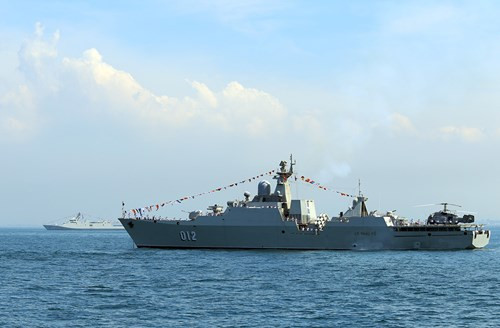越南海军黎太祖012号导弹护卫舰参加国际舰队检阅活动 ảnh 1