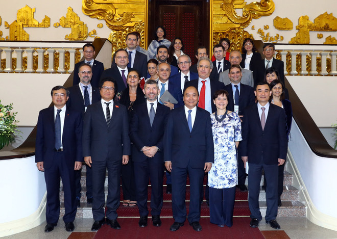 越南政府总理阮春福会见意大利经济发展部副部长 ảnh 3 越南政府总理阮春福会见意大利经济发展部副部长 ảnh 3