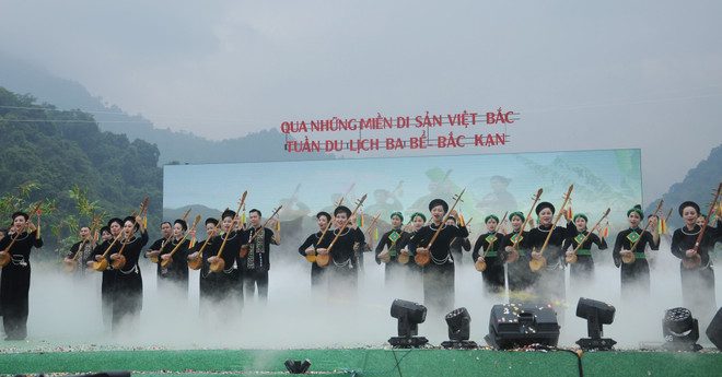 “走遍越北遗产之地”旅游活动：富有山区民族文化特色 ảnh 1