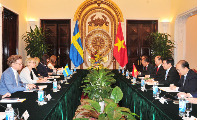 越南政府副总理兼外长范平明与瑞典外交部长玛戈特・瓦尔斯特伦举行会谈 ảnh 2