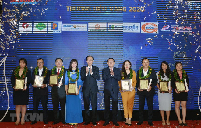 胡志明市30家企业荣获2020年最受欢迎的越南品牌奖 ảnh 1 胡志明市30家企业荣获2020年最受欢迎的越南品牌奖 ảnh 1