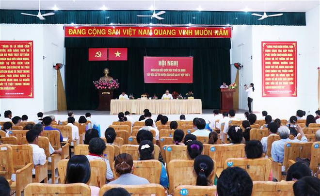 胡志明市市委书记开展接待选民活动 ảnh 1