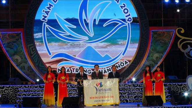 2019年国家旅游年闭幕：越南旅游业接待国际游客量首次突破1800万人次 ảnh 1