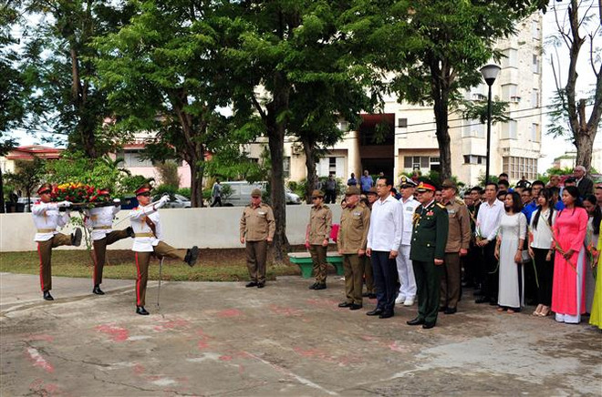 越南人民军建军75周年纪念典礼在古巴首都隆重举行 ảnh 3 越南人民军建军75周年纪念典礼在古巴首都隆重举行 ảnh 3